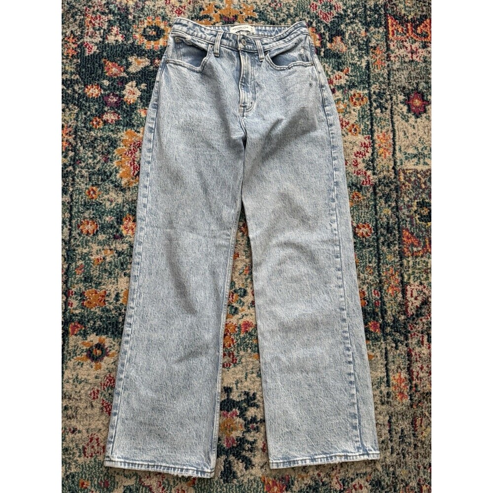 Abercrombie & Fitch 90s High Rise Relaxed Jeans Curve Love Light Wash Size 26/2S - Picture 1 of 10